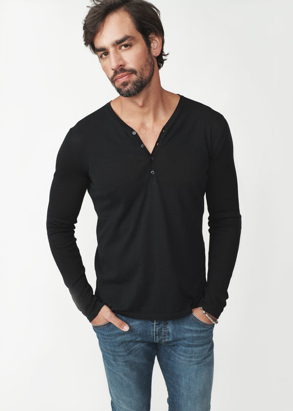 ARI COTTON KNIT LONG-SLEEVED HENLEY IN BLACK