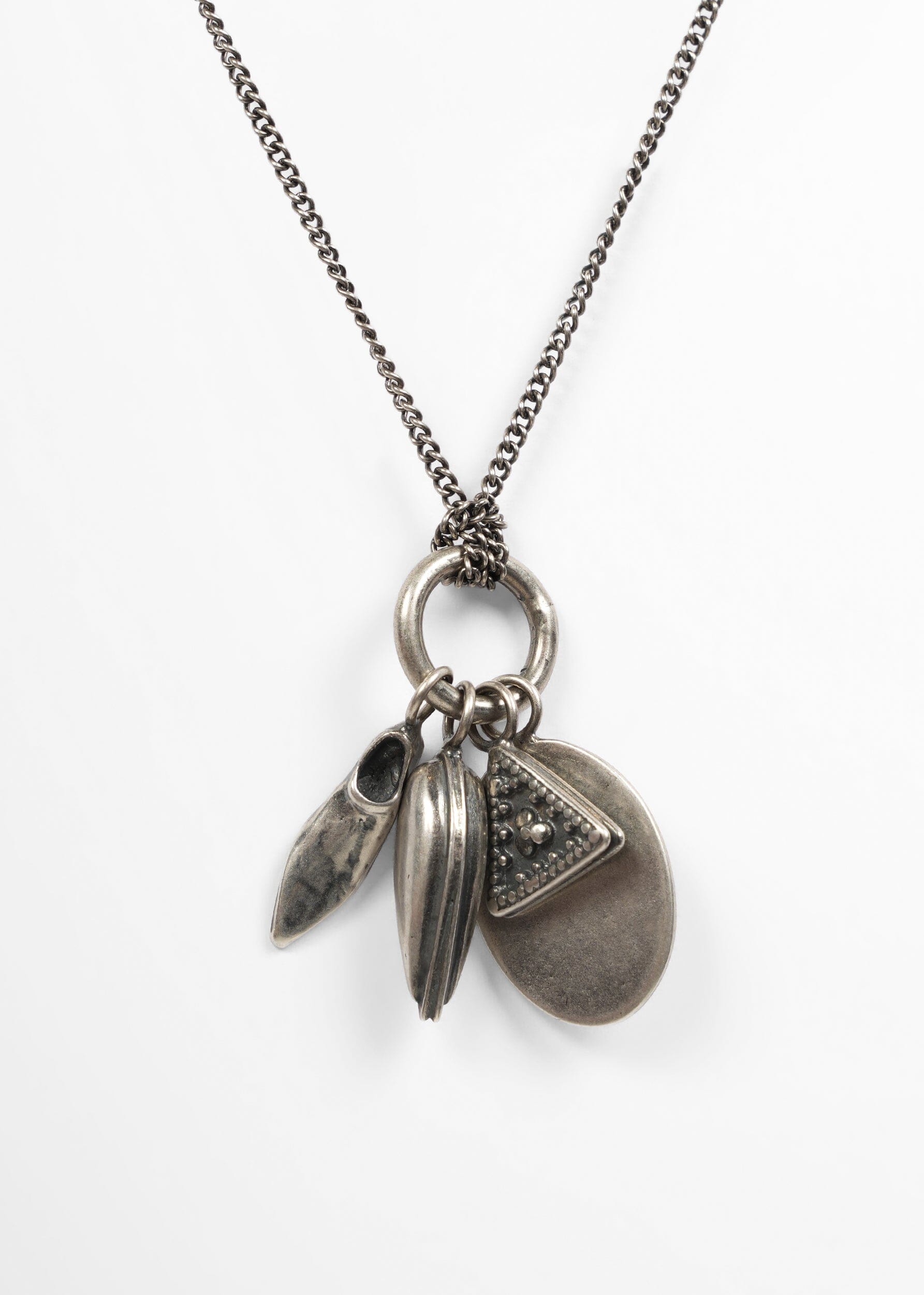 GOTI 1179 PENDANT NECKLACE