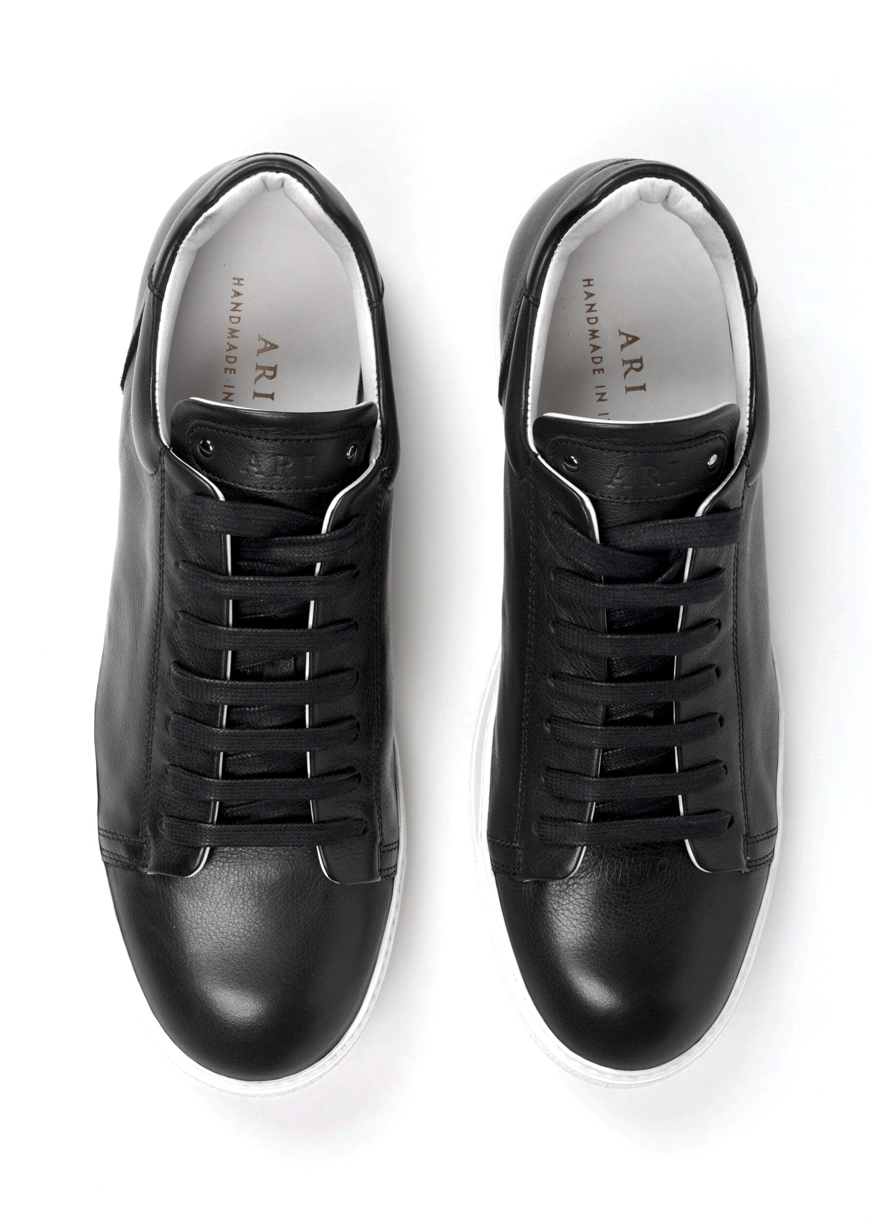 LOW TOP SNEAKERS