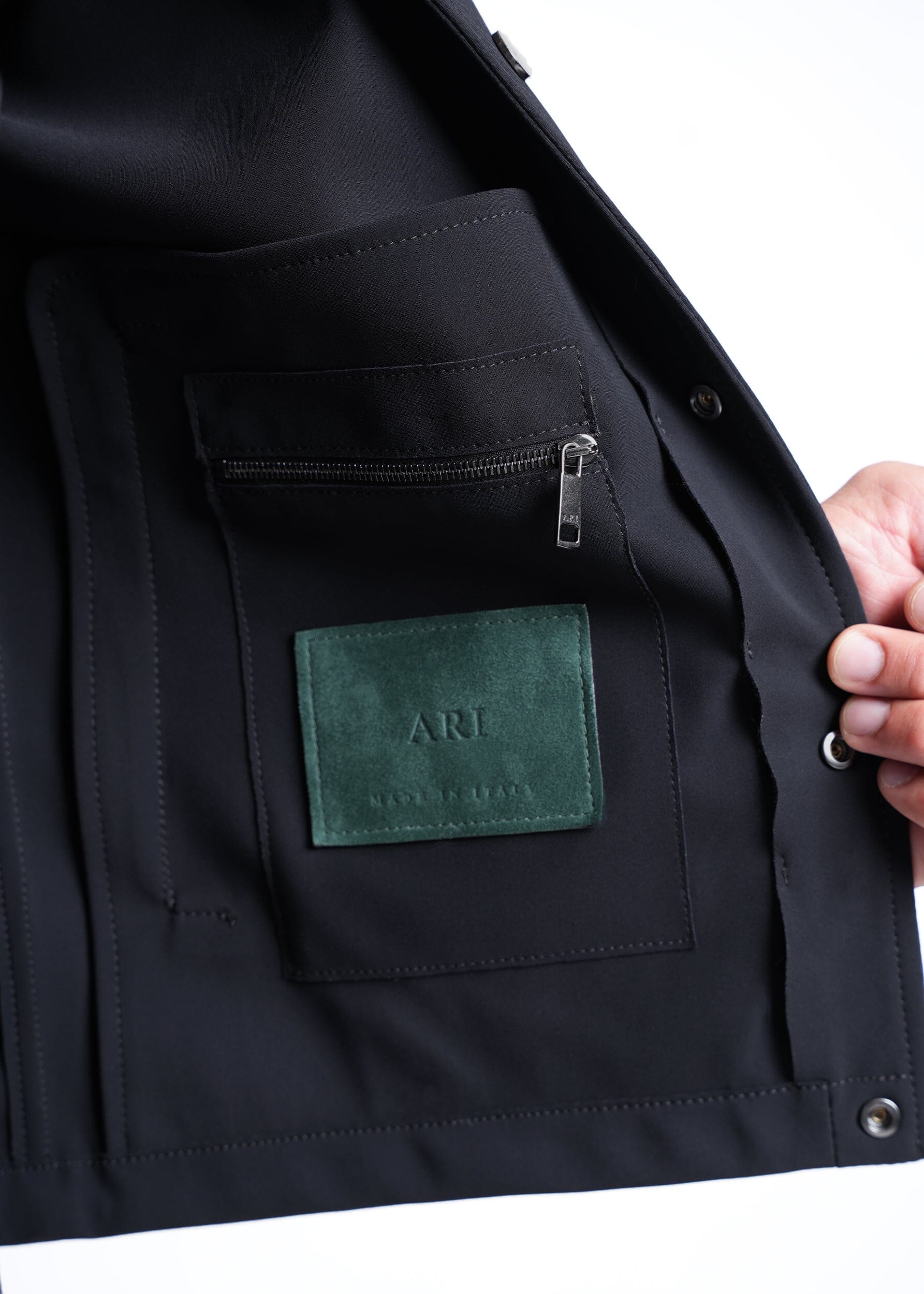 PERFORMANCE SNAP BOMBER