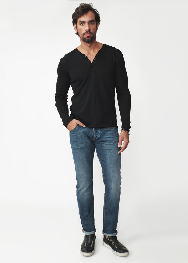 ARI COTTON KNIT LONG-SLEEVED HENLEY IN BLACK