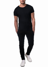 Complete look ARI Crew Black T-shirt on a model Made in Italy