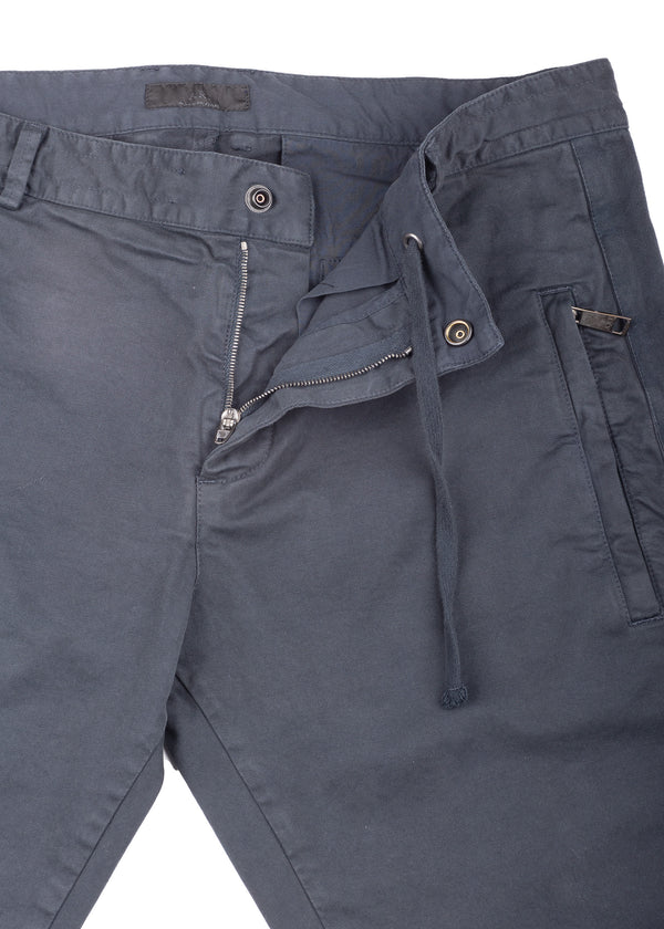 Detail view, zipper ARI P1A Blue Trousers. Made in Italy