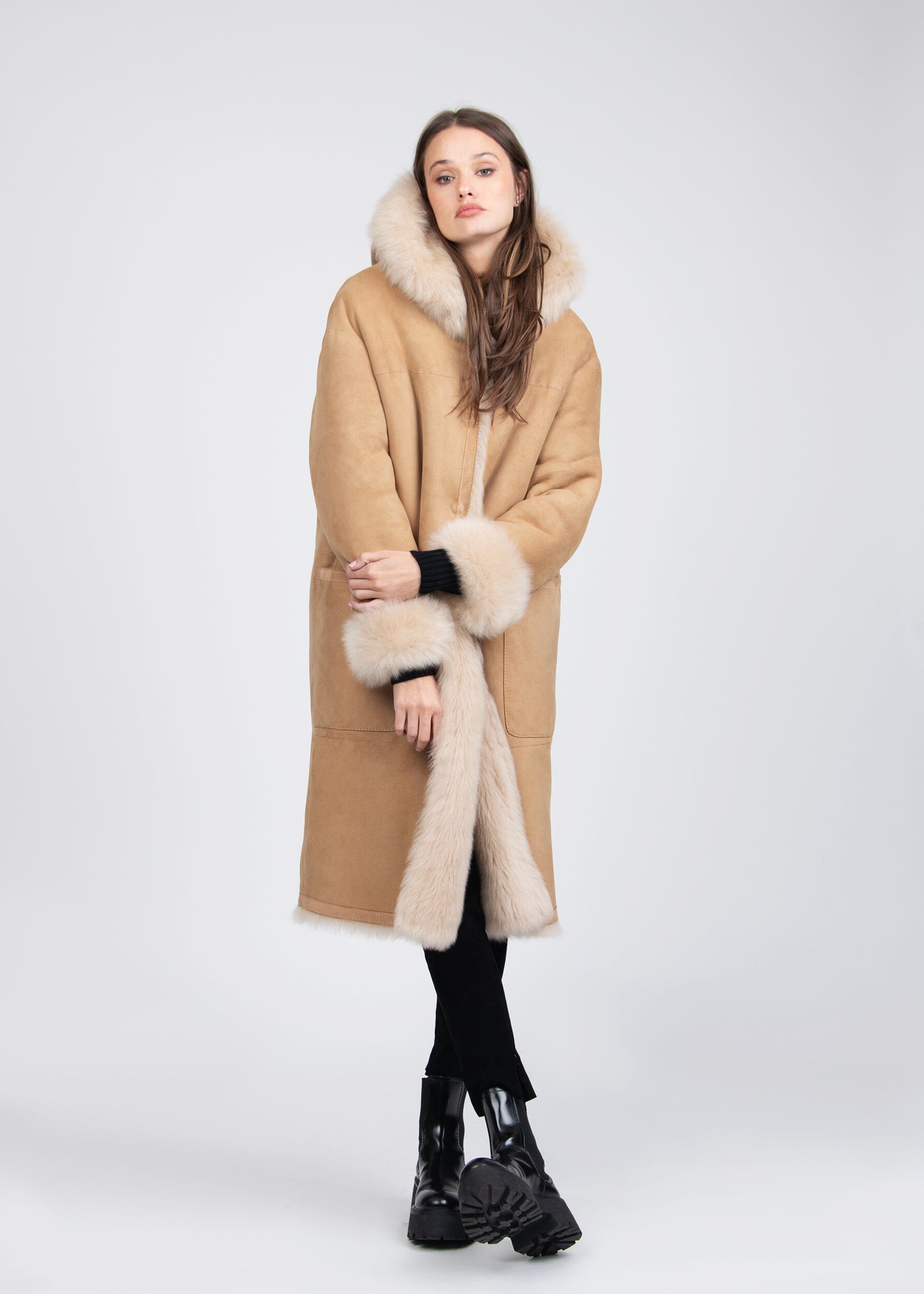 ALESSIA REVERSIBLE SHEARLING COAT IN BEIGE