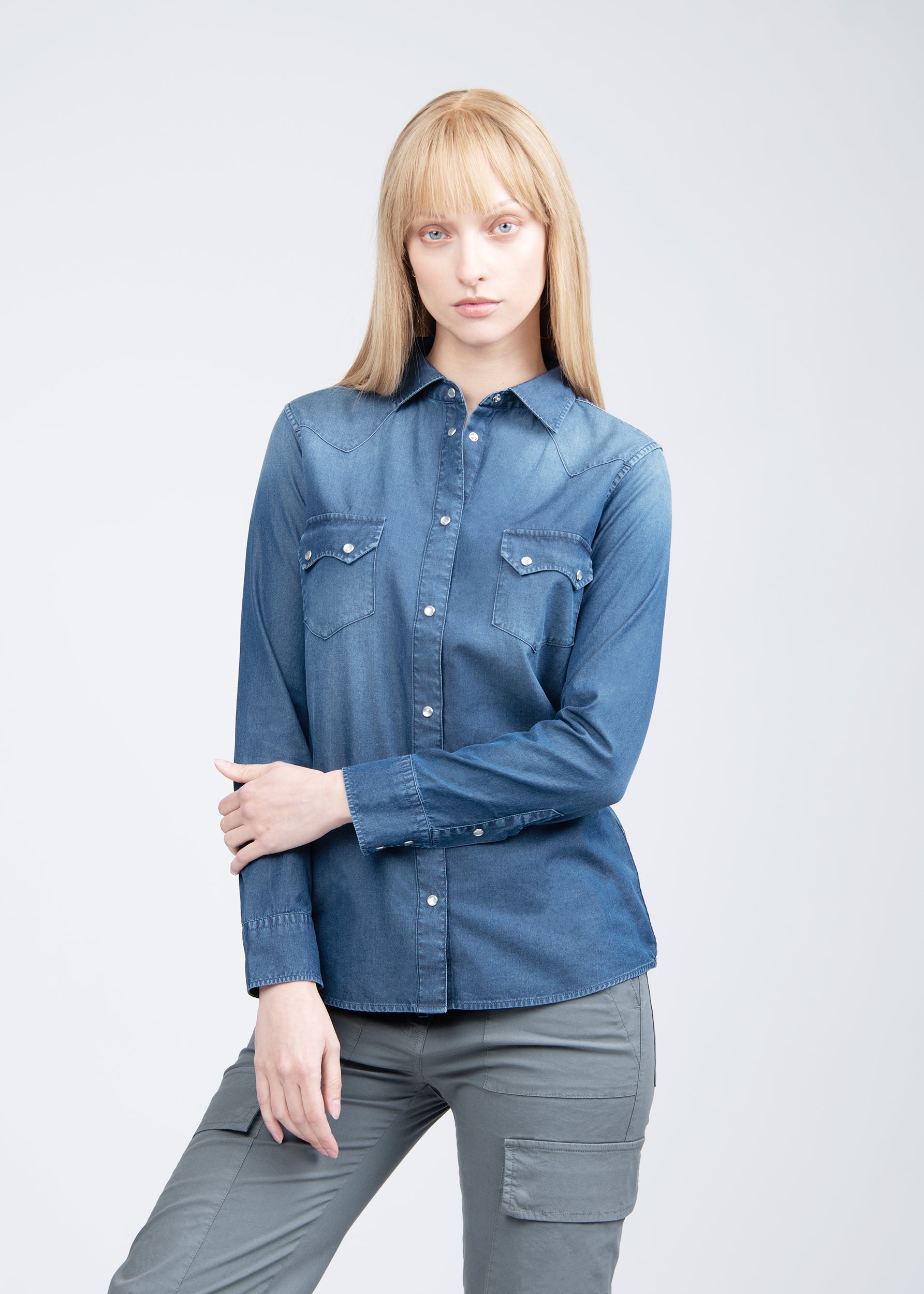 VICTORIA VW DENIM SNAP SHIRT