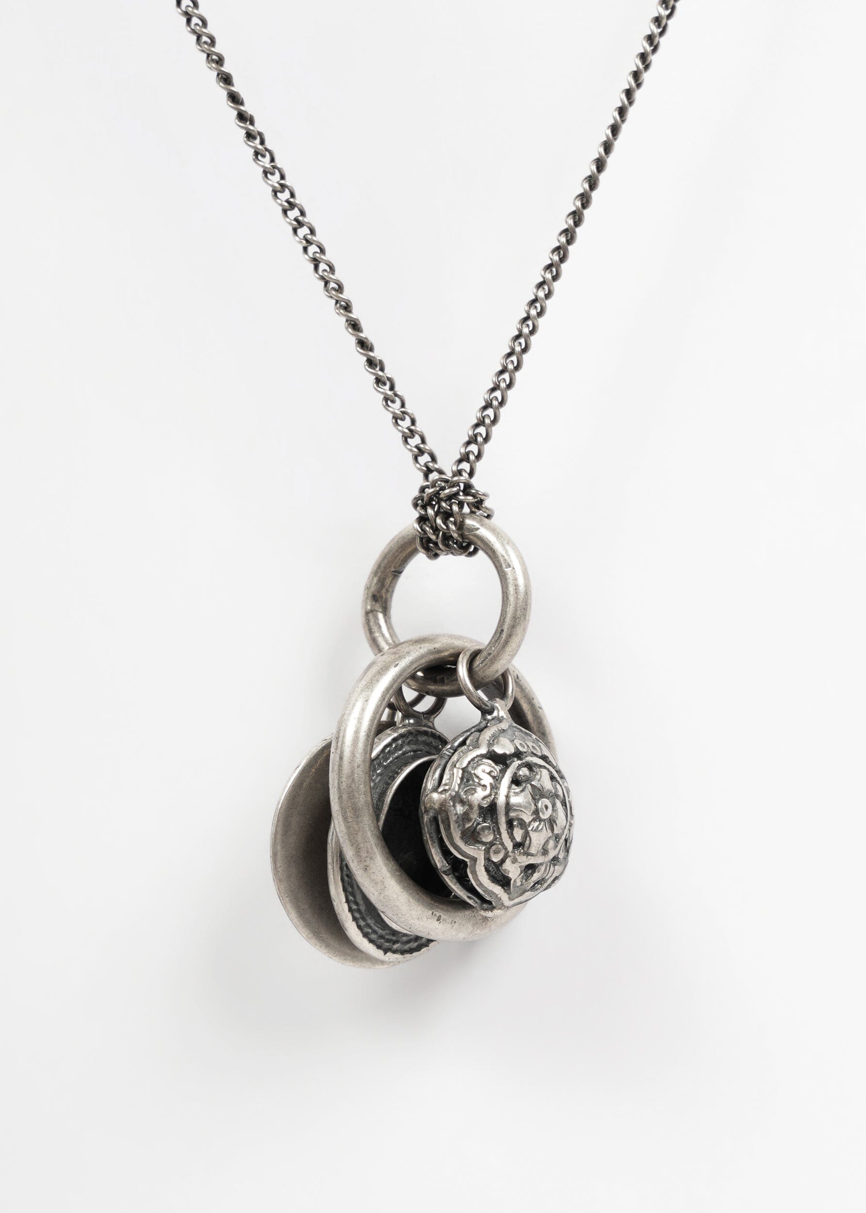GOTI 1178 PENDANT NECKLACE