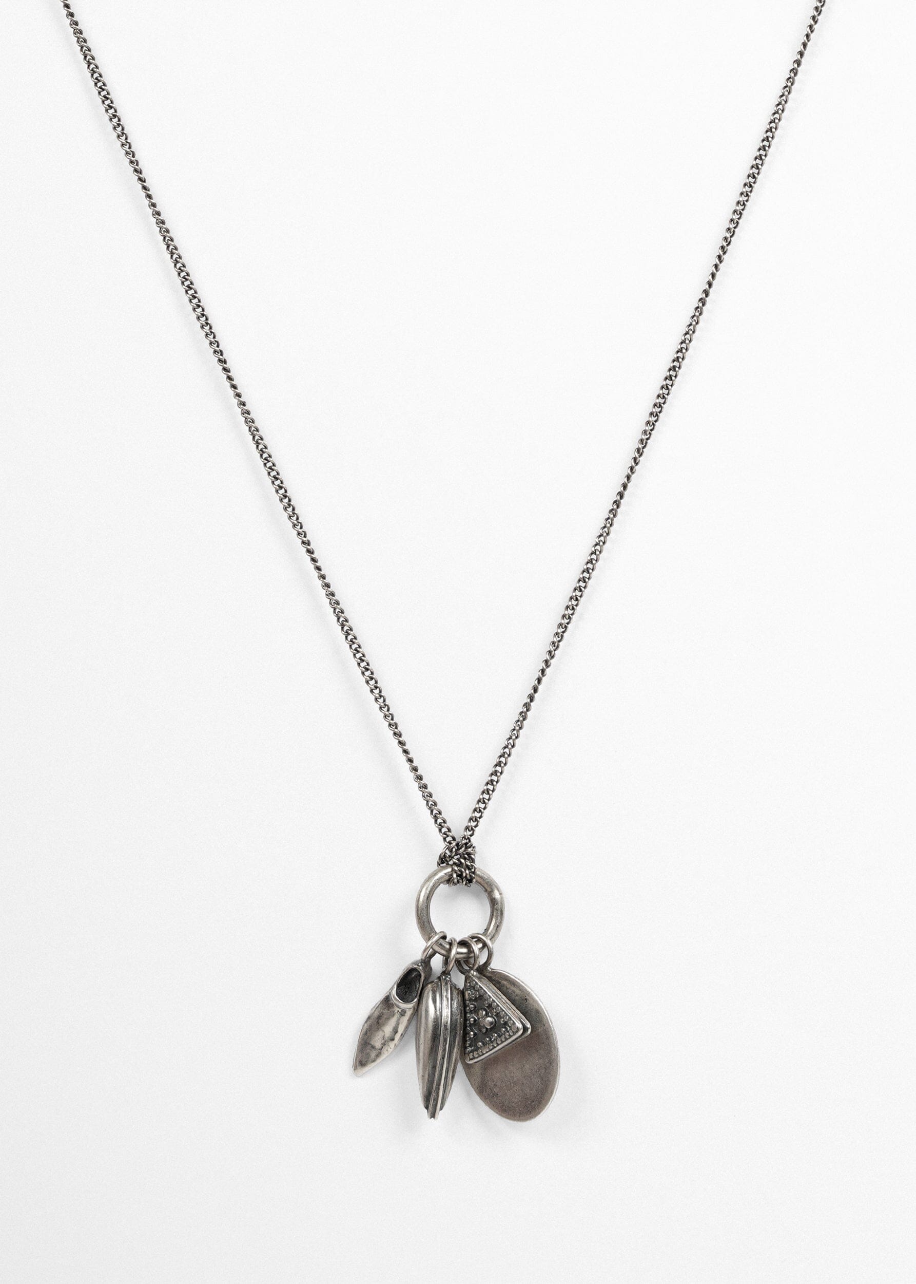 GOTI 1179 PENDANT NECKLACE