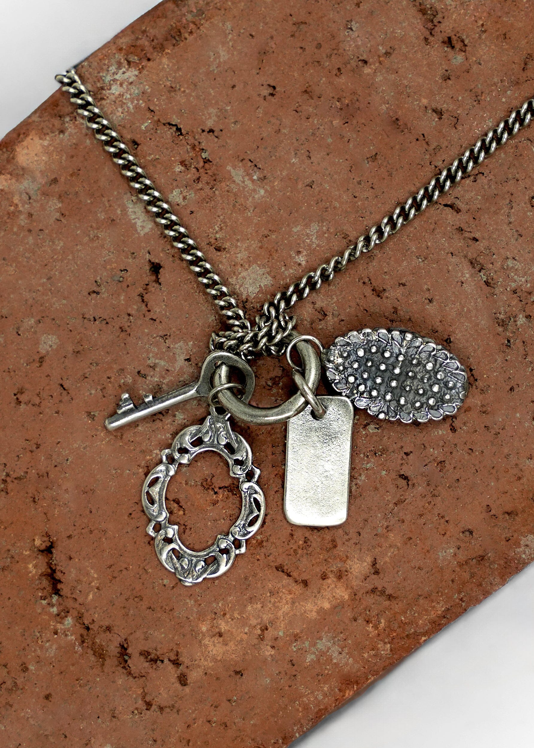 GOTI 1180 NECKLACE