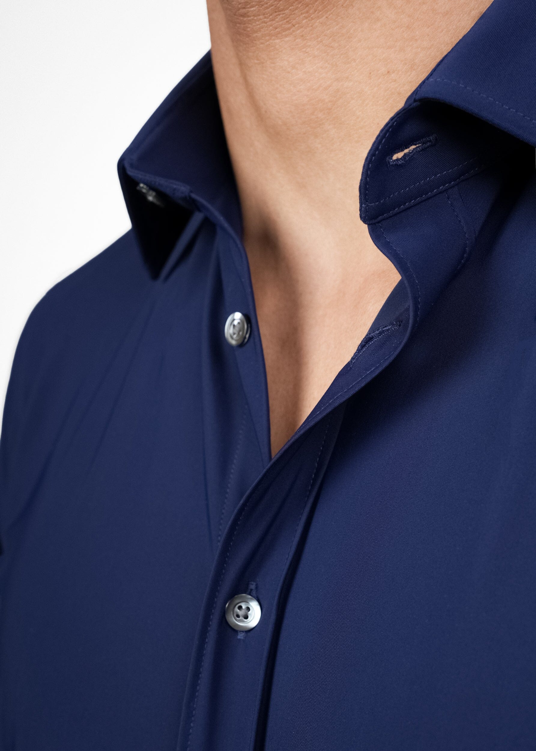 LIGHT PERFORMANCE DRESS SHIRT