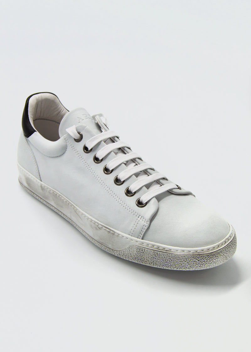 ARI LOW TOP LEATHER SNEAKERS IN WHITE