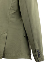 Detail view, buttond on sleeve ARI Nolli Stretch Cotton Green Jacket. Made in Italy